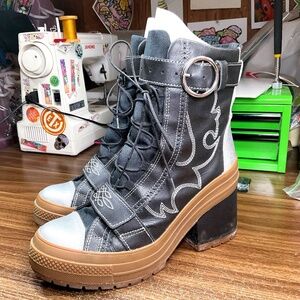 Converse GR82 Space Cowgirl lace up boots US W10.5 black and silver cowboy GR 82